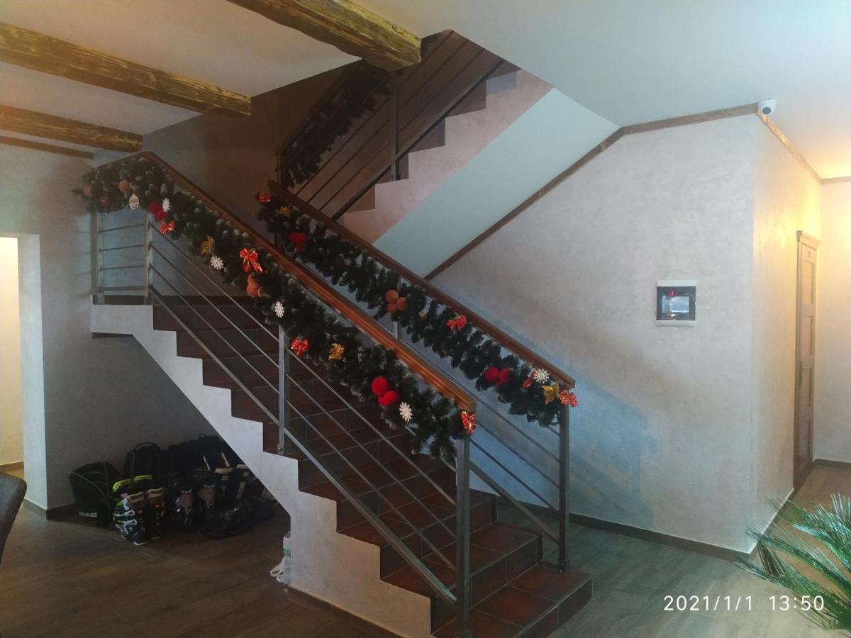布克维 Князів Двір酒店 外观 照片
