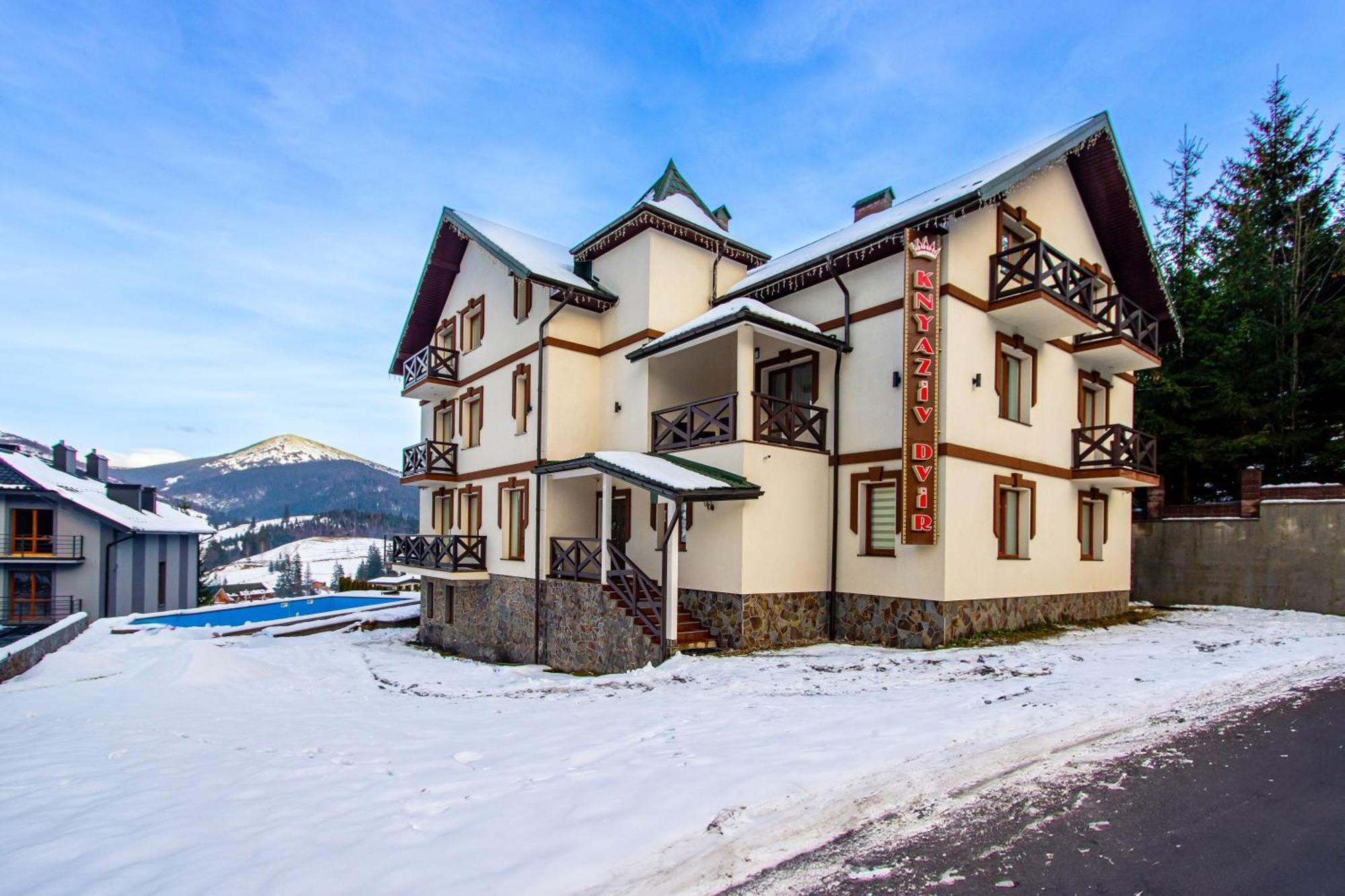 布克维 Князів Двір酒店 外观 照片